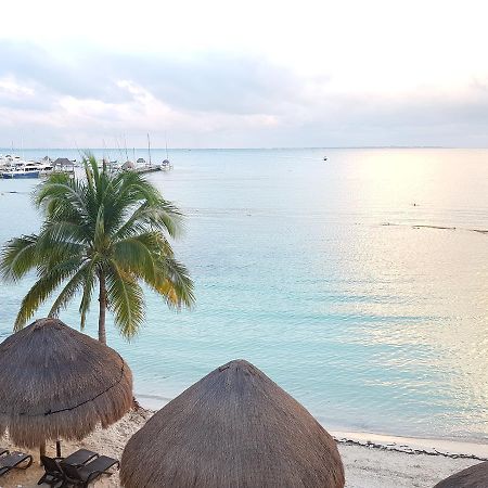 Suite frente al Mar Cancún Esterno foto