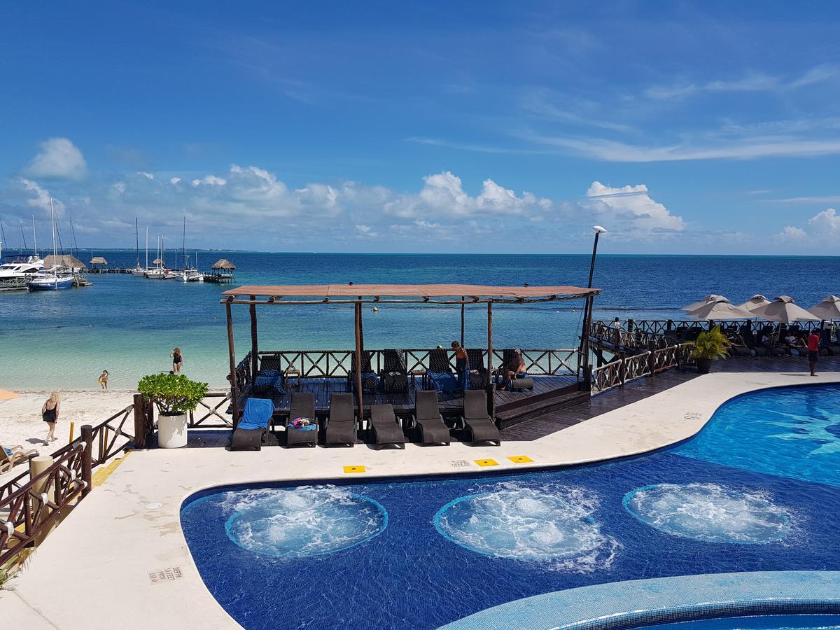Suite frente al Mar Cancún Esterno foto