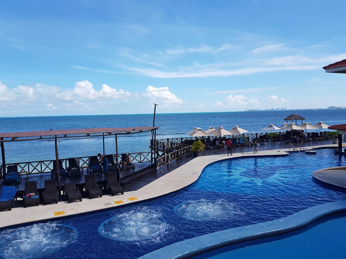 Suite frente al Mar Cancún Esterno foto