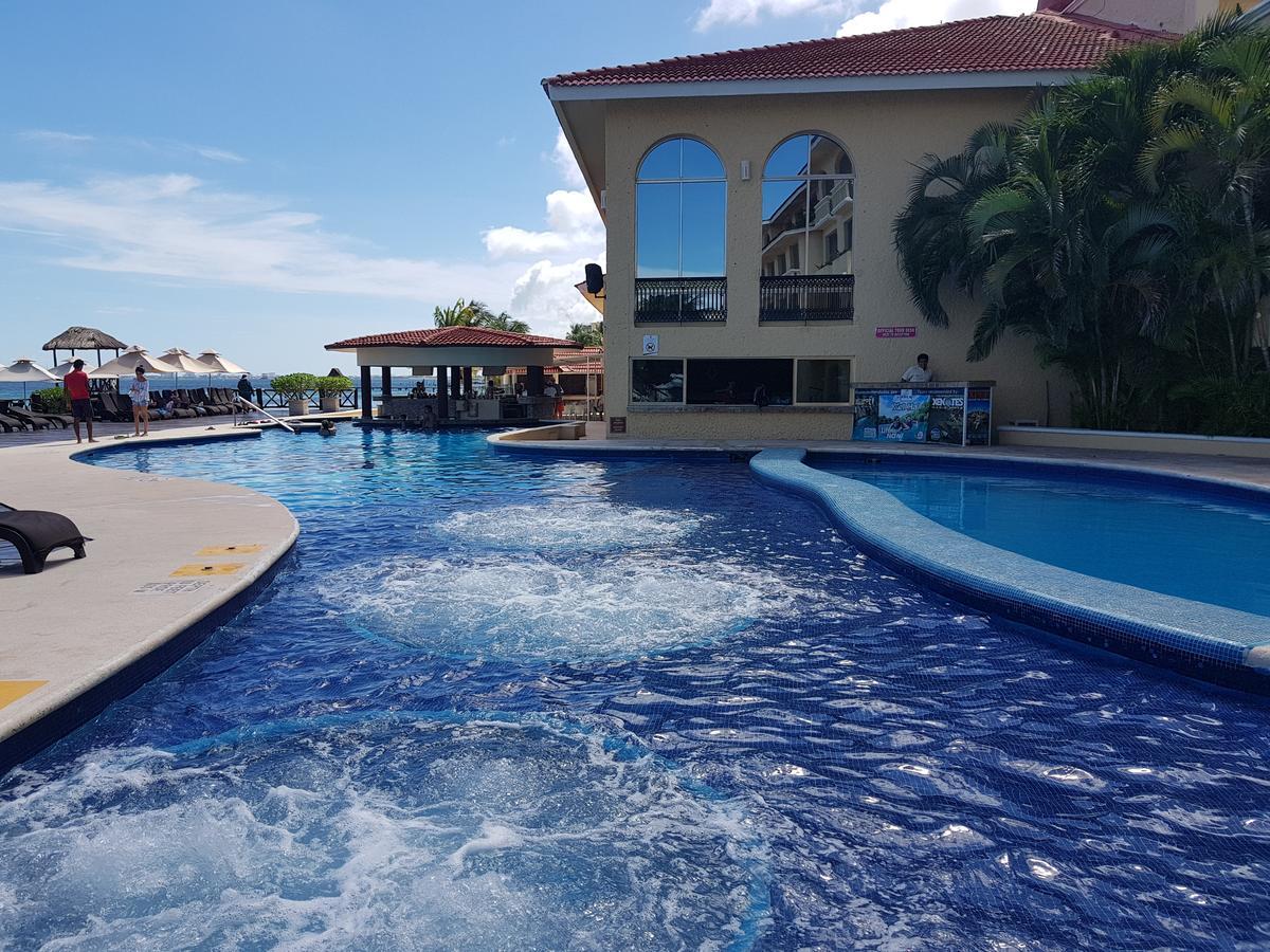 Suite frente al Mar Cancún Esterno foto