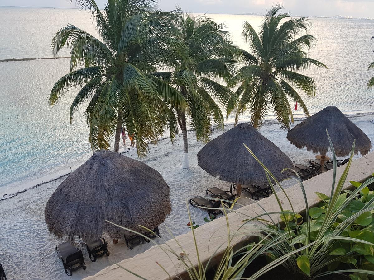 Suite frente al Mar Cancún Esterno foto